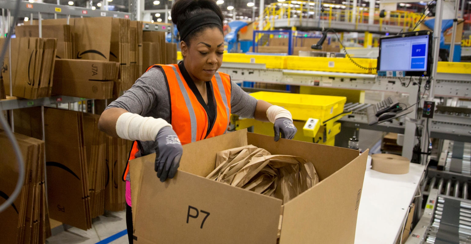 Wooden packaging handling